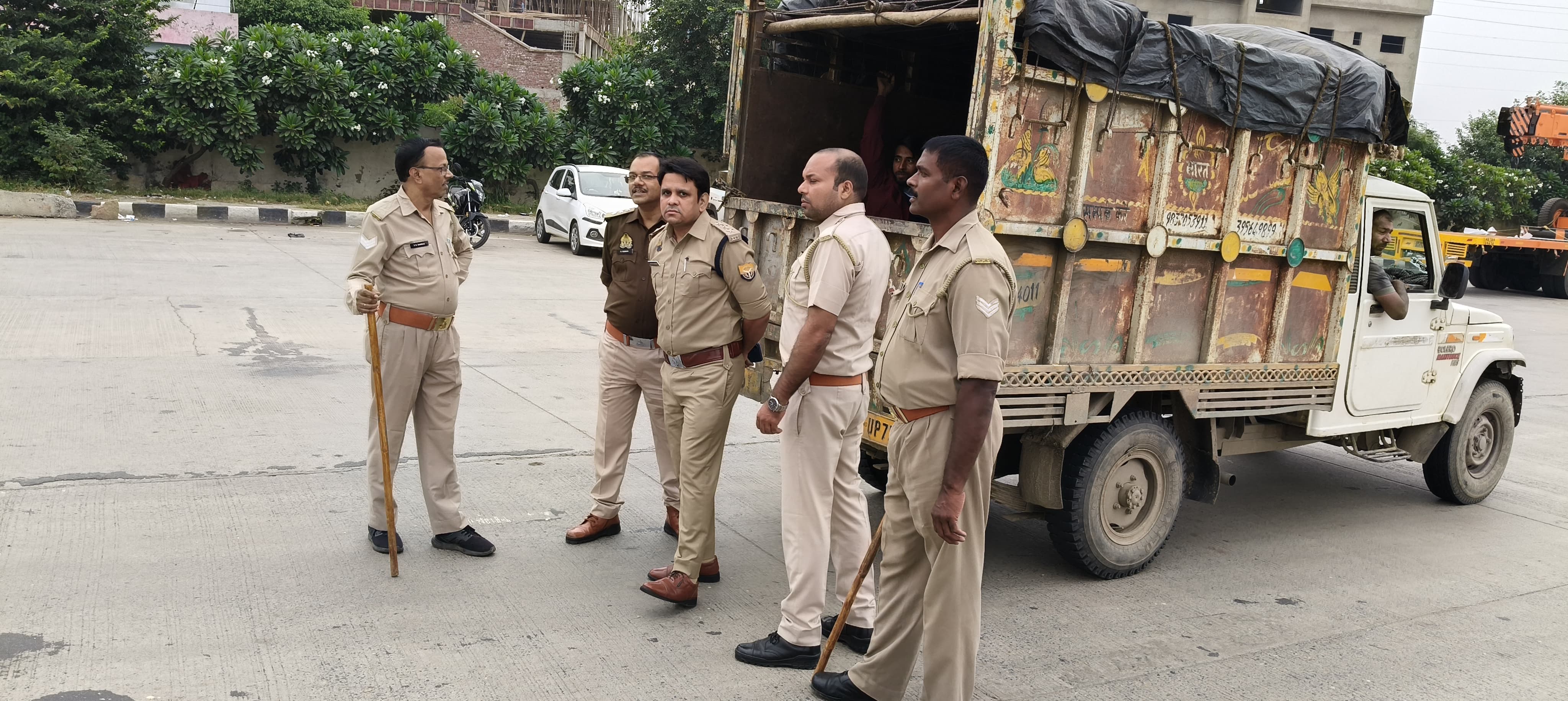 जिला आबकारी के निर्देशन मे टोल प्लाजा पर वाहनों के सघन चेकिंग की गई