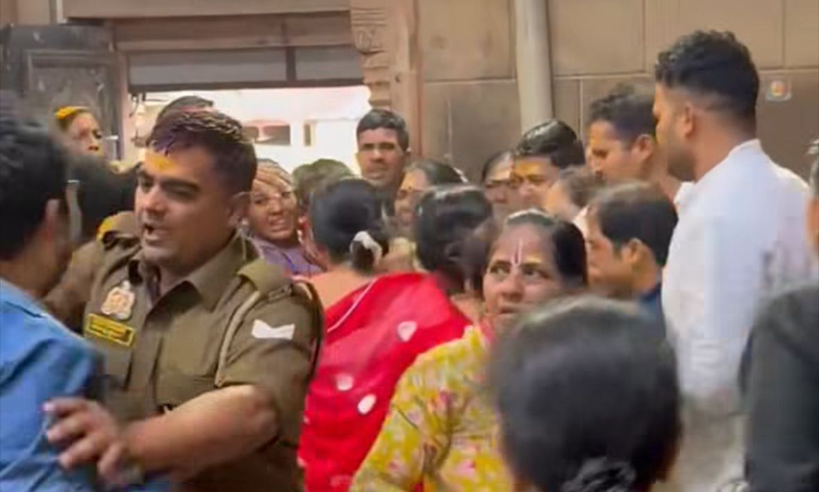 बांके बिहारी मंदिर में मारपीट का वीडियो हुआ वायरल