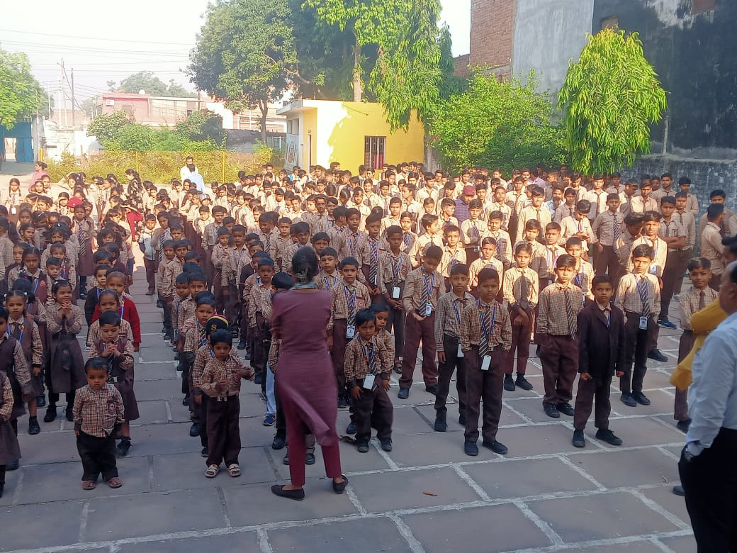 यातायात माह जागरुकता अभियान के अन्तर्गत प्रभारी निरीक्षक यातायात मय टीम द्वारा थाना रसूलपुर चलाया गया जागरुकता अभियान