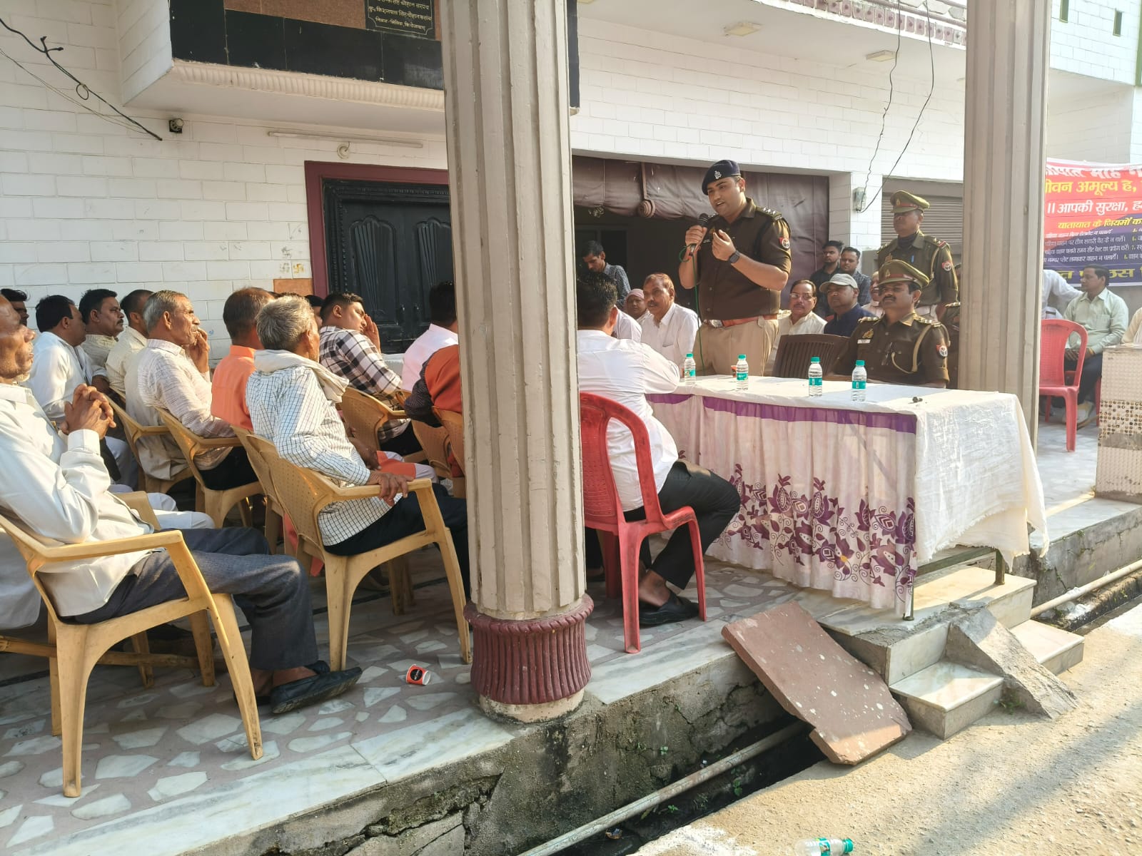 यातायात माह के अन्तर्गत क्षेत्राधिकारी यातायात मय टीम द्वारा थाना रामगढ़ में चलाया जागरुकता अभियान