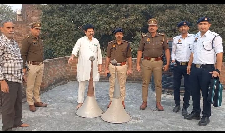 फिरोजाबाद में कर्बला मस्जिद से उतारे गए दो लाउडस्पीकर, एसपी सिटी के निर्देशन में कार्रवाई