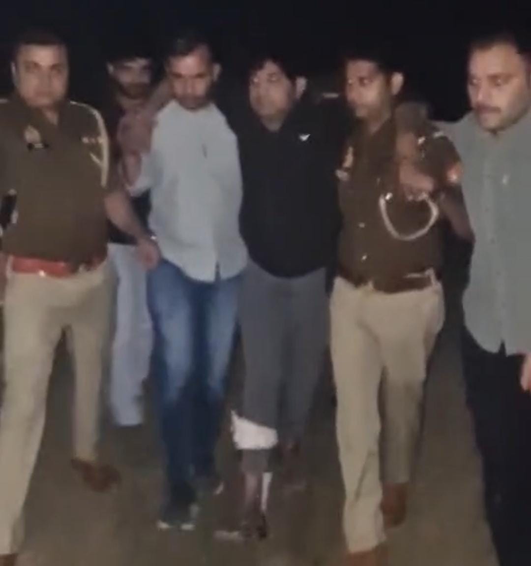 मथुरा एसएसपी का लंगड़ा अभियान जारी, कोसी पुलिस की 25 हजार के इनामी बदमाश से हुई मुटभेड मेँ बदमाश हुआ घायल