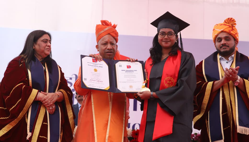 बाबू बनारसी दास विश्वविद्यालय लखनऊ के दीक्षांत समारोह में शामिल हुए मुख्यमंत्री योगी आदित्यनाथ