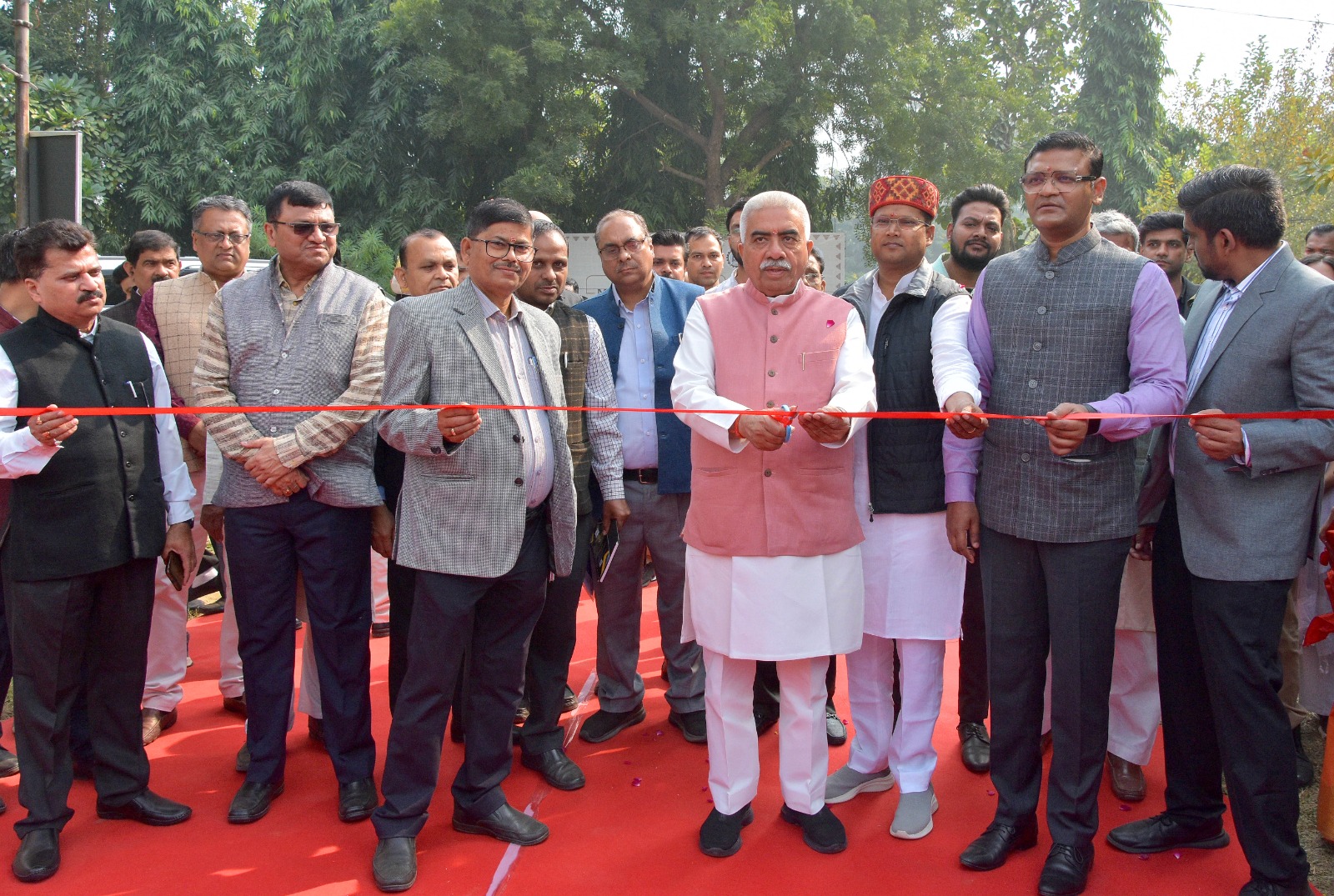 स्वरोजगार व ग्रामीण अर्थव्यवस्था को मजबूती देने का संकल्प, खादी उत्पादों की शानदार प्रदर्शनी शुरू