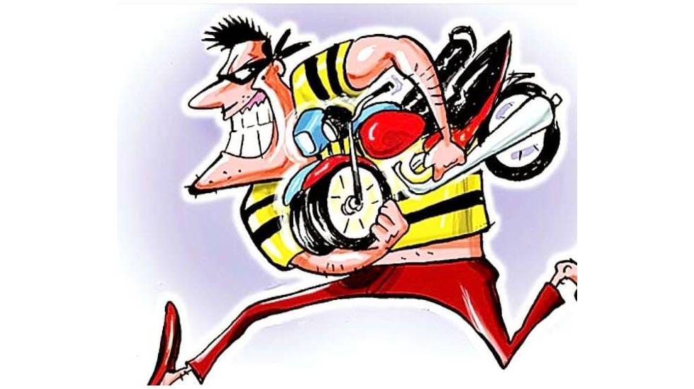 सर्दी शुरू होते ही चोरों के हौसले बुलंद दिन दहाड़े बाईक को किया पार