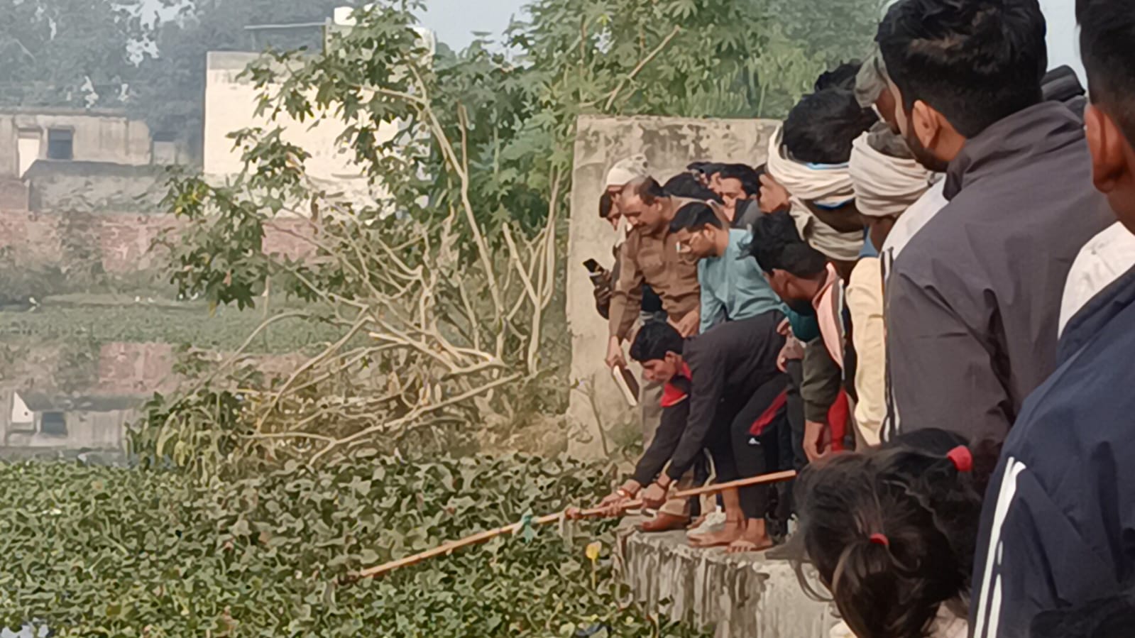 राया में गोपाल बाग स्थित पोखर में कूद कर एक किशोरी ने की आत्महत्या
