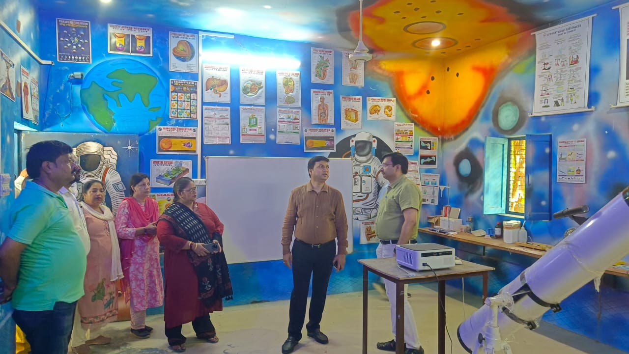 शिक्षा के क्षेत्र में जनपद की नई उडान*55 स्पैस लैब और 1800 से ज्यादा पुस्तकालयों से बच्चों का हो रहा चहुमुँखी विकास