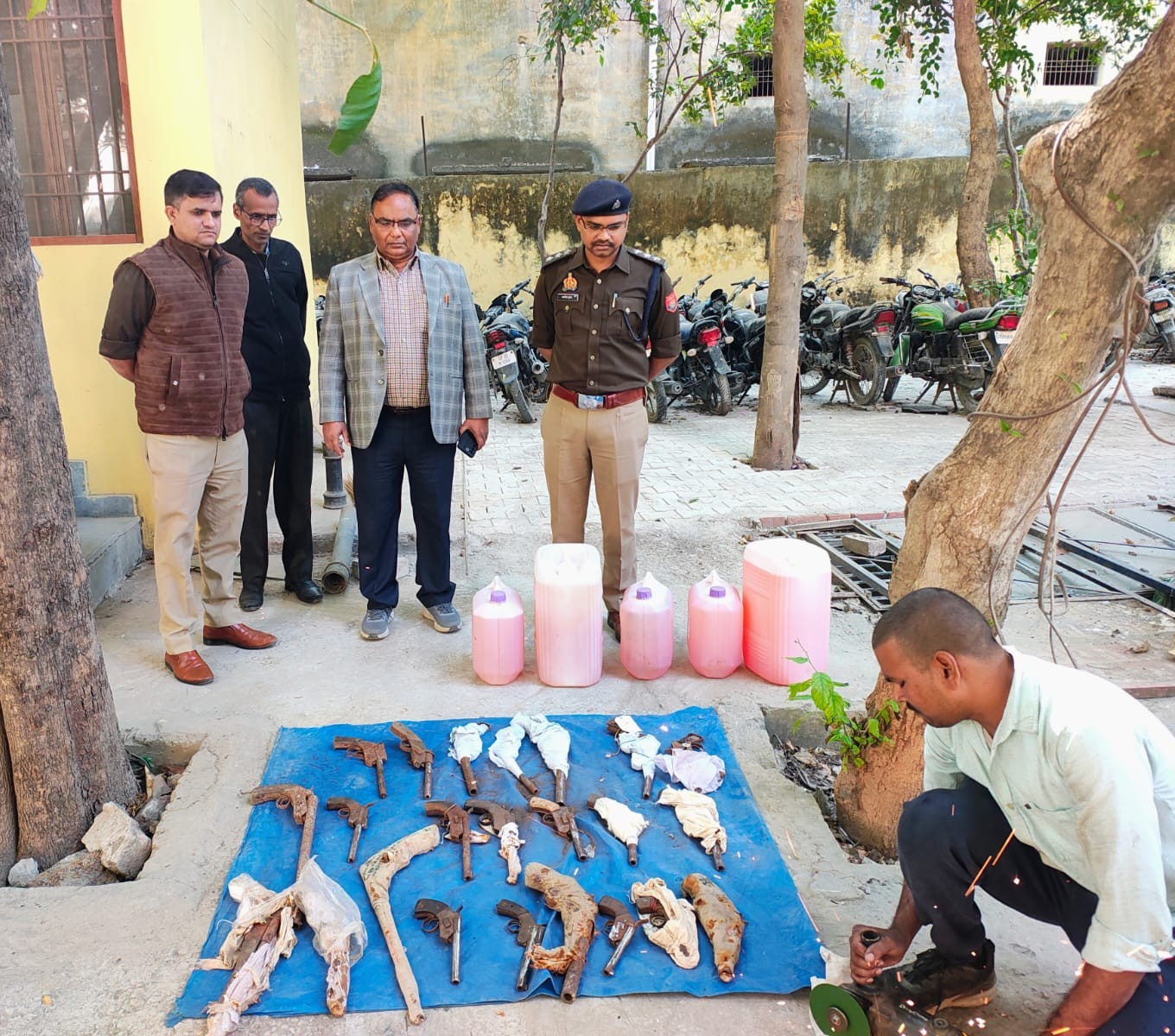 थाना पचोखरा पुलिस टीम द्वार कुल 29 माल का विनष्टीकरण किया