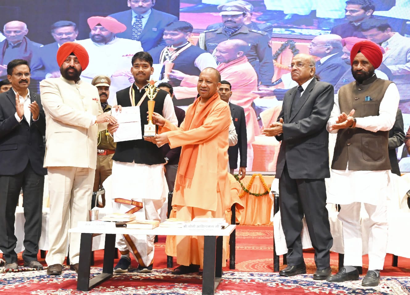 नशे से बचकर ही खुद को और देश के भविष्य को बचा पाएंगे युवा: मुख्यमंत्री योगी आदित्यनाथ