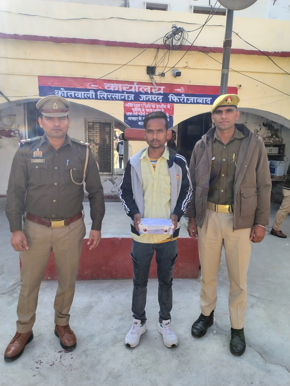सिरसागंज पुलिस टीम द्वारा 01 शातिर अभियुक्त को एक अवैध तमंचा सहित किया गिरफ्तार