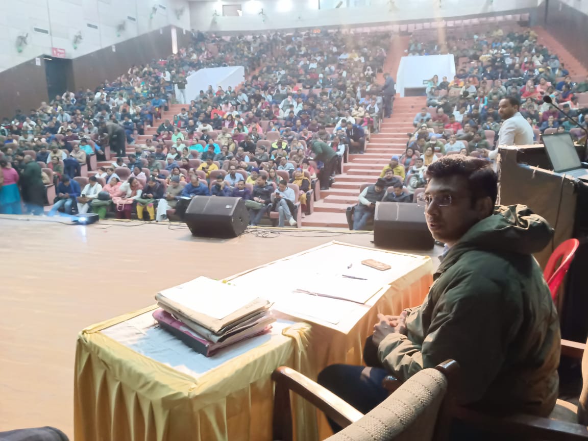 जिलाधिकारी अरविंद मल्लप्पा बंगारी जी ने विशेष प्रगाढ़ पुनरीक्षण(एसआईआर)-2026 के अंतर्गत गणना पत्र के मैपिंग कार्यों की समीक्षा कर दिए निर्देश