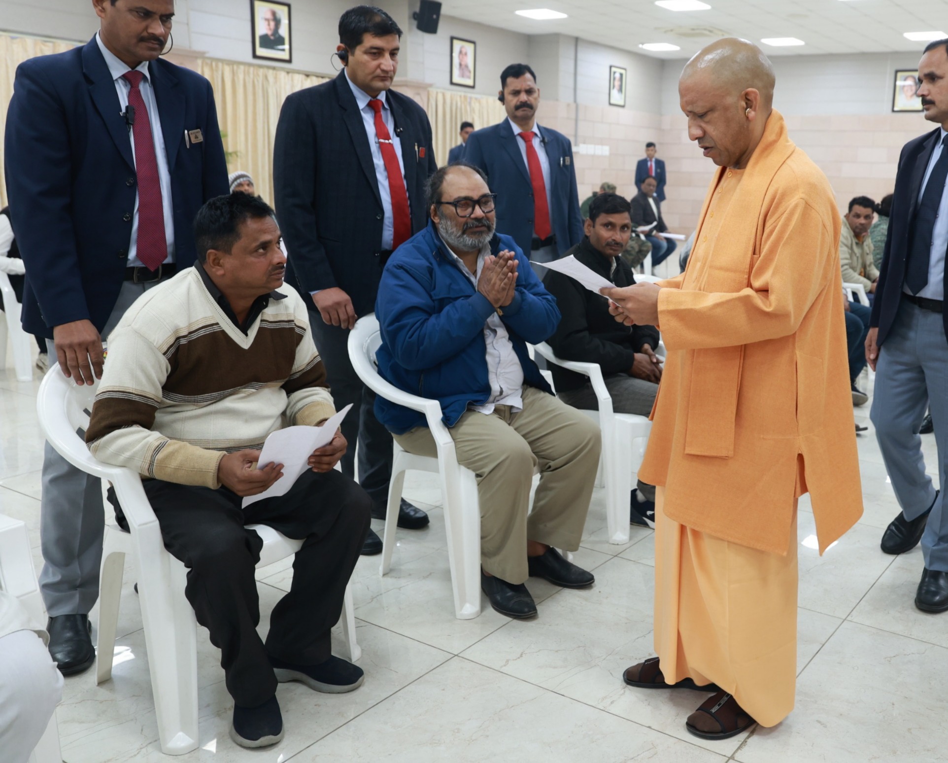 हर जरूरतमंद की सेवा ही सरकार का लक्ष्यः मुख्यमंत्री योगी आदित्यनाथ