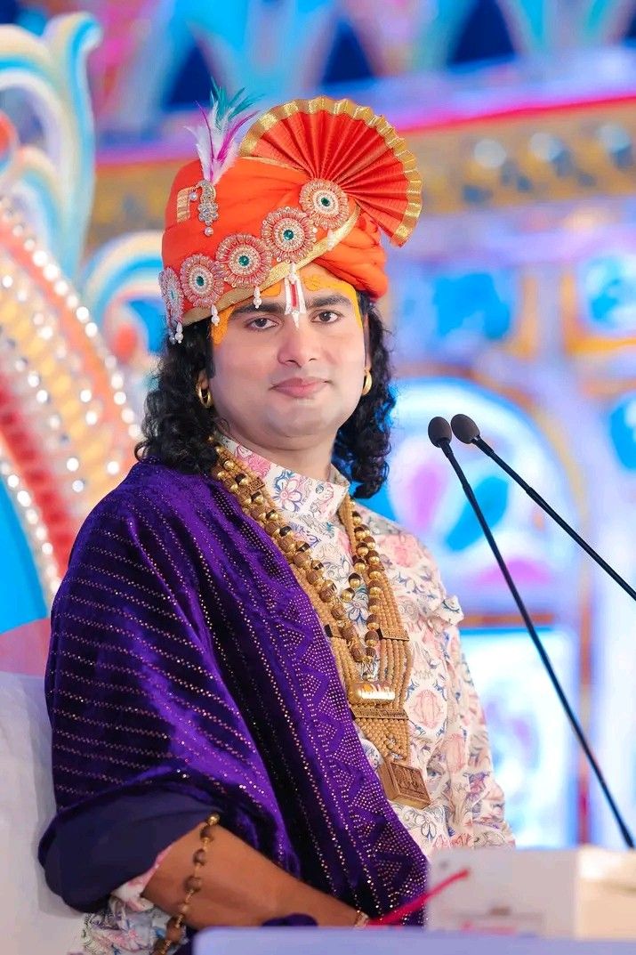 कथावाचक अनिरुद्धचार्य के बिगड़े बोल, मीडिया को बताया मंथरा, पत्रकारों में आक्रोश