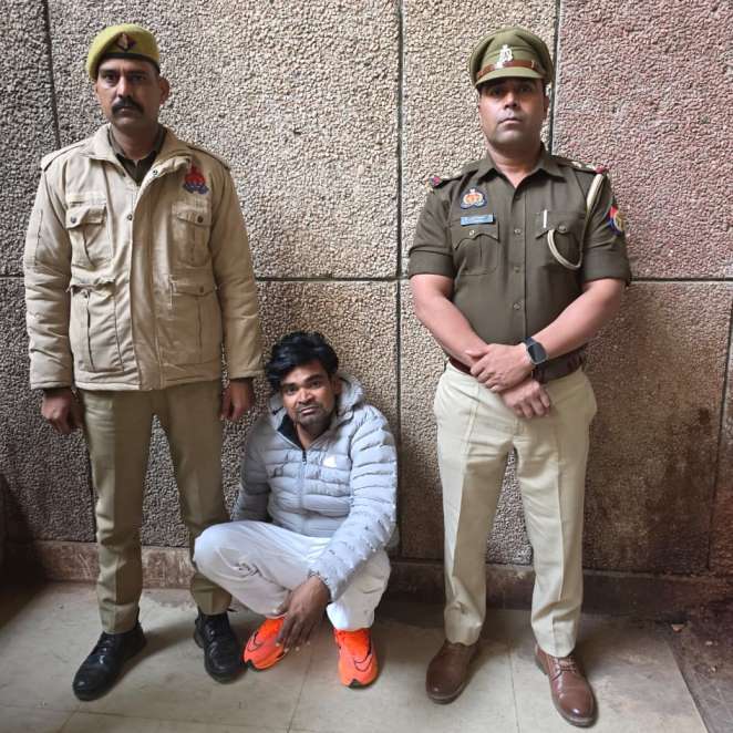 शिकोहाबाद पुलिस टीम द्वारा वांछित शातिर चोर अभियुक्त को चोरी के 13900 रुपयों सहित किया गिरफ्तार