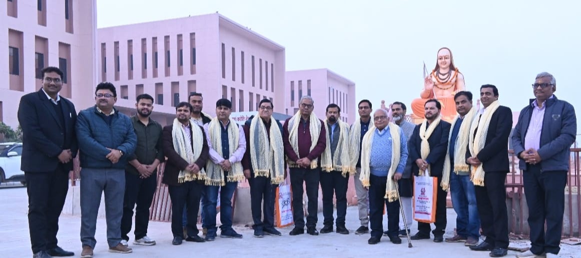 कल्याणं करोति मैं नेशनल इंटीग्रेटेड मेडिकल एसोसिएशन के सदस्य चिकित्सकों ने किया नेत्र संस्थान भ्रमण