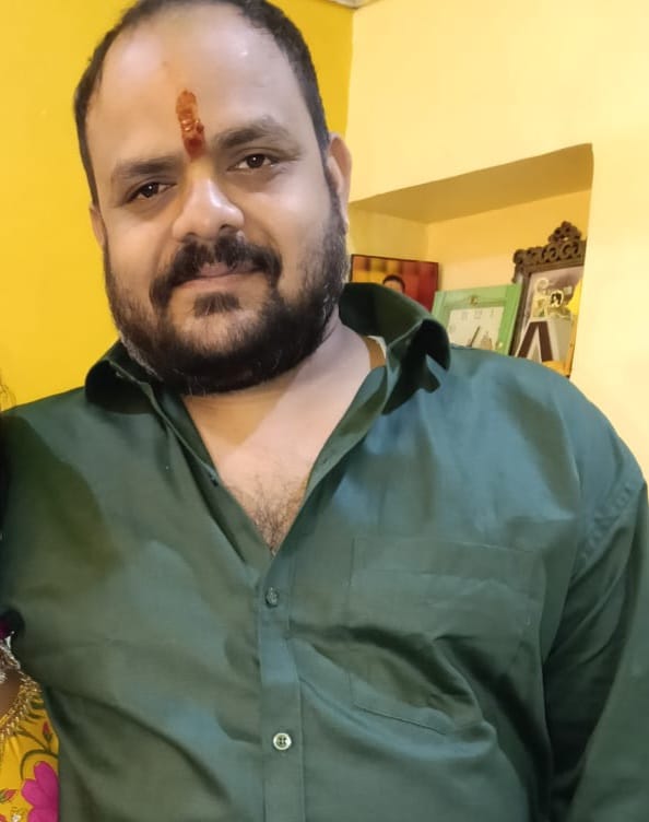 यमुना एक्सप्रेसवे के सड़क हादसे में गुम हुए अपनों की तलाश में भटक रहे परिजन
