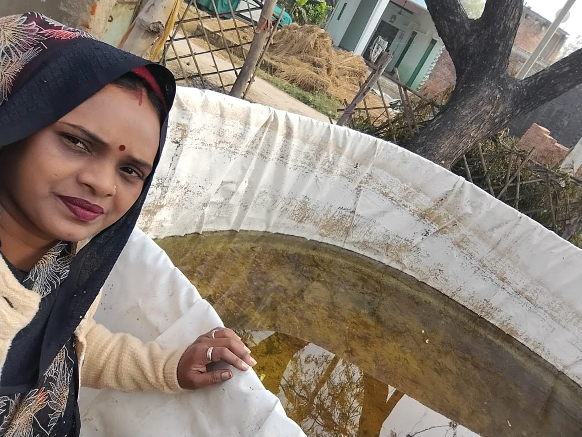 मिशन से जुड़कर फतेहपुर की रीता ने चुनी मत्स्य पालन की डगर, तीन तालाबों की बन गई मालकिन