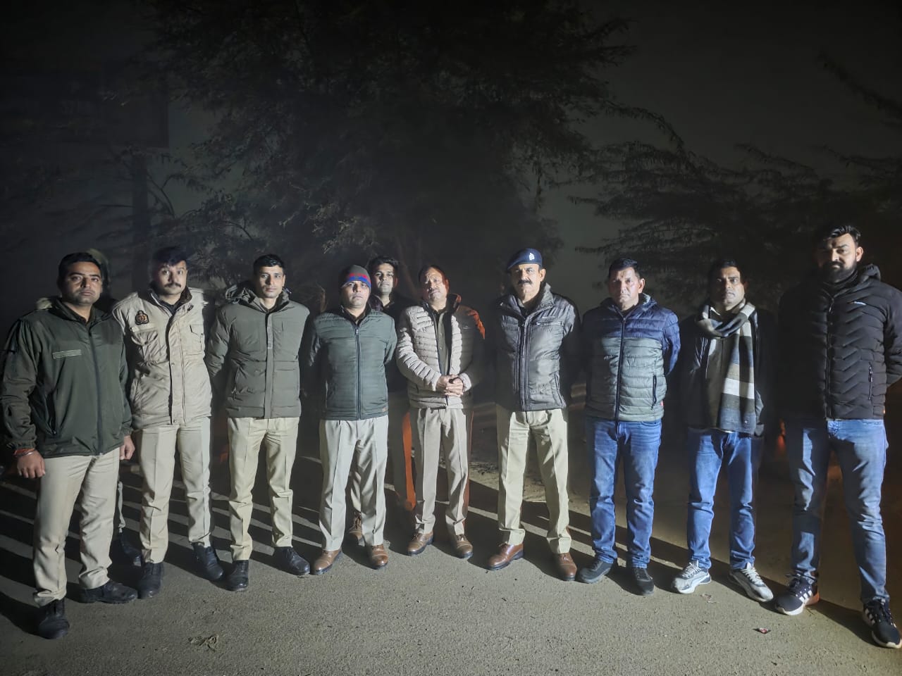 एसओजी टीम व गोवर्धन पुलिस की संयुक्त कार्यवाही मेँ अंतर्राजीय सायबर अपराधी को मुठभेड़ मेँ लगी गोली