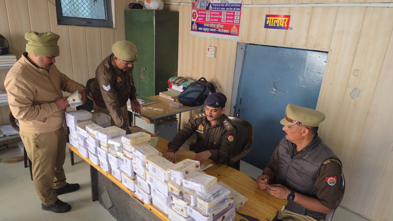 रसूलपुर पुलिस टीम द्वारा जुआ/सट्टा के कुल 57 अभियोगो से सम्बन्धित माल मुकदमाती कीमत करीब 99,385/- रूपये का नियमानुसार कराया निस्तारण