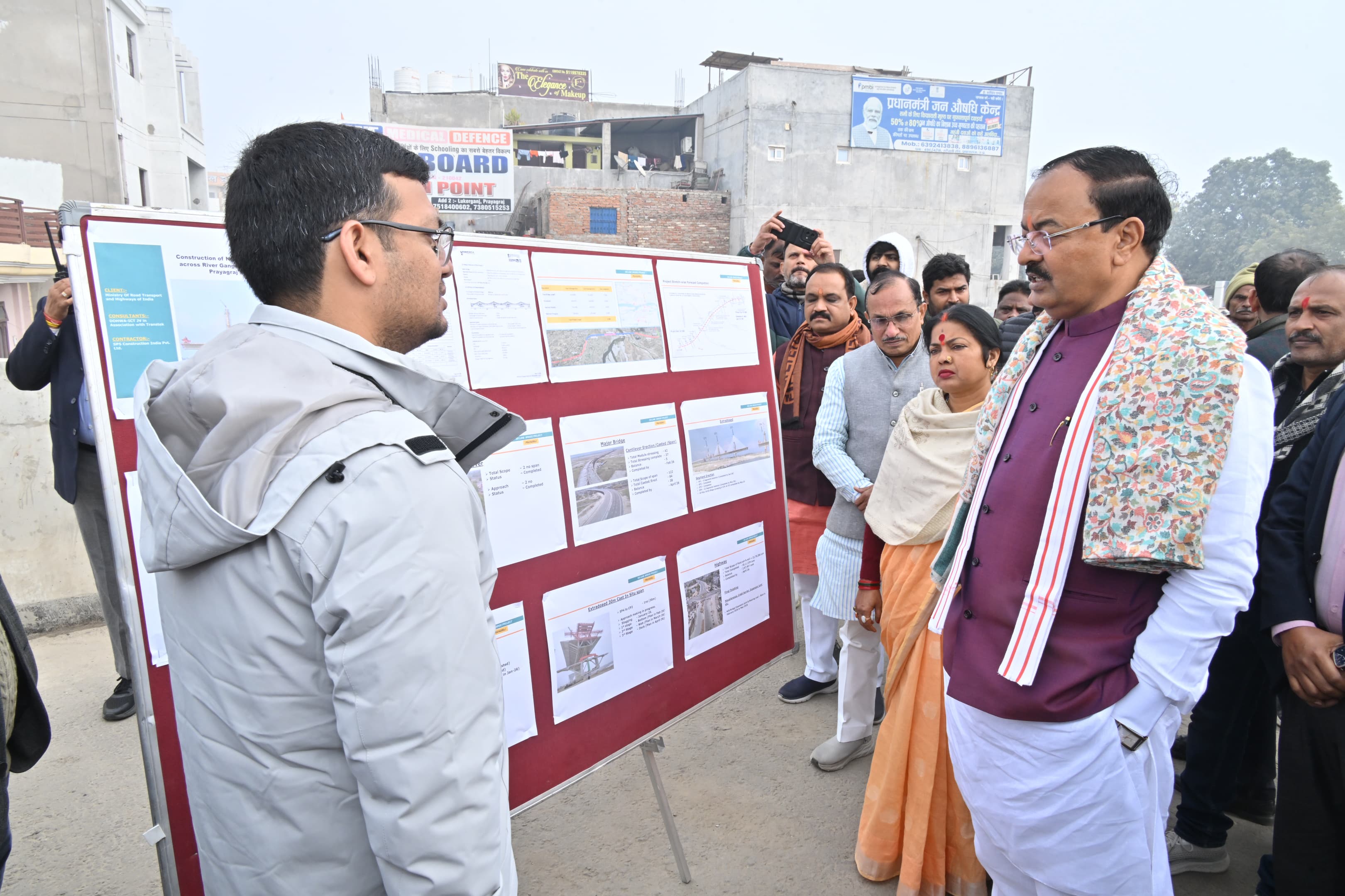 उपमुख्यमंत्री  ने गंगा नदी पर बन रहे सिक्स लेन ब्रिज के कार्यों की प्रगति का किया निरीक्षण