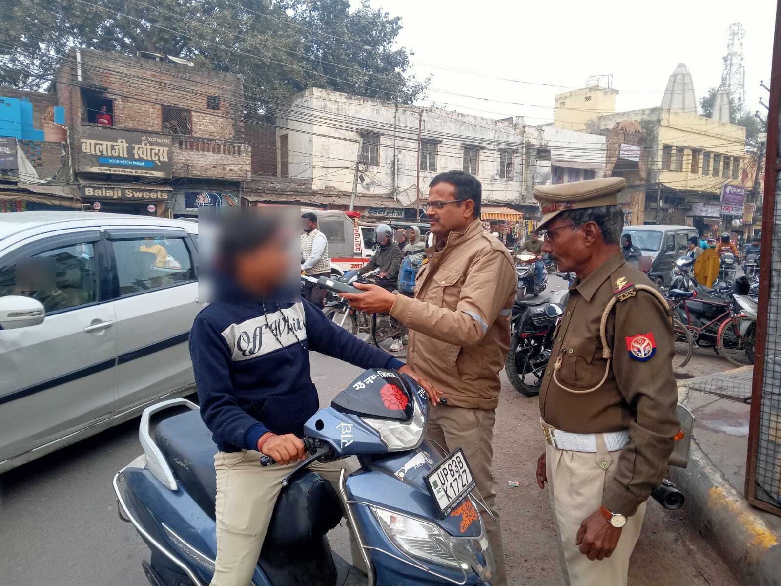 क्षेत्राधिकारी यातायात के कुशल नेतृत्व में विशेष चेकिंग अभियान चलाया