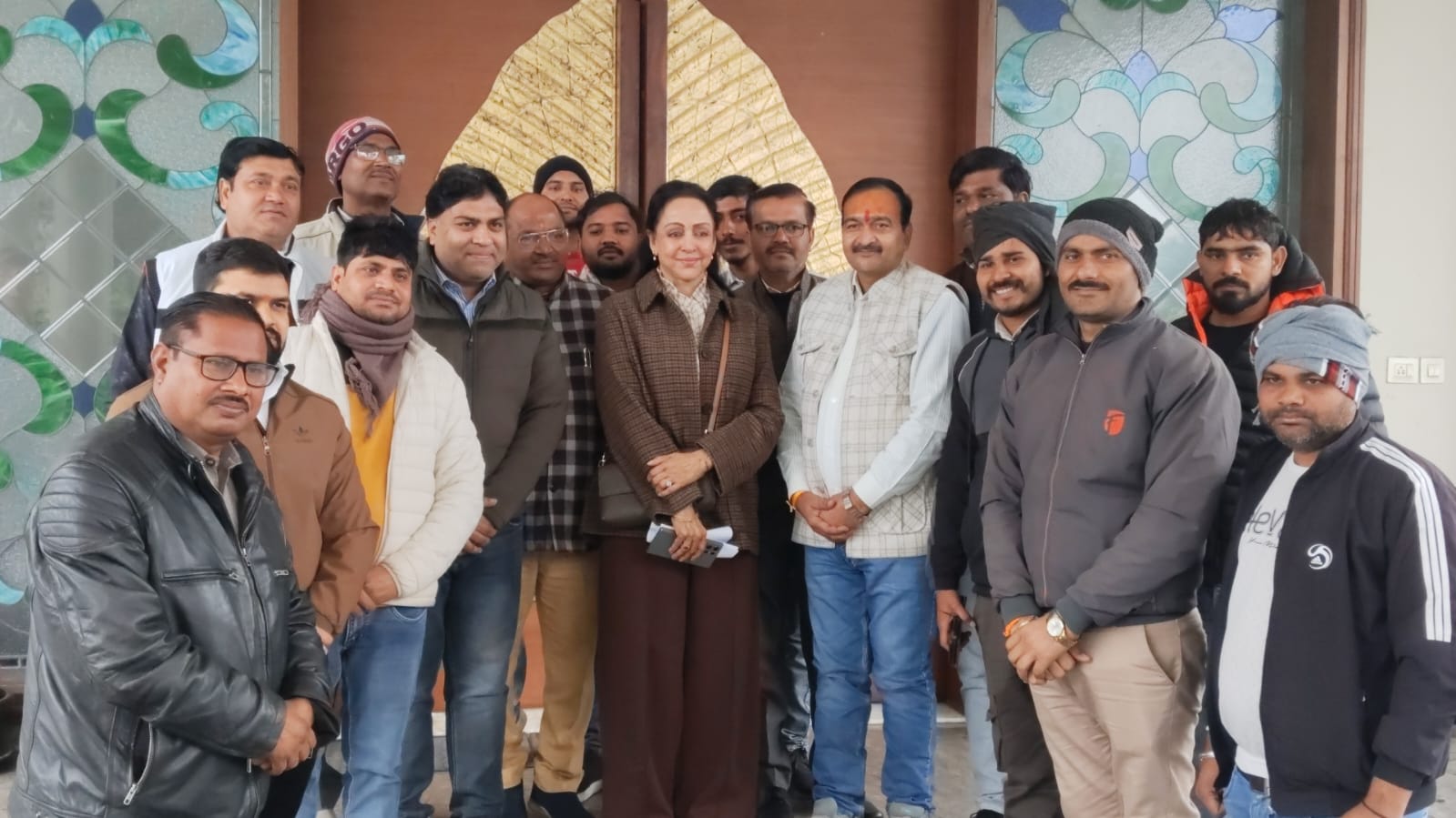 ग्रामीण पत्रकार एसोसिएशन मथुरा ने सात सूत्रीय मांगों को लेकर सांसद मथुरा को सौंपा ज्ञापन