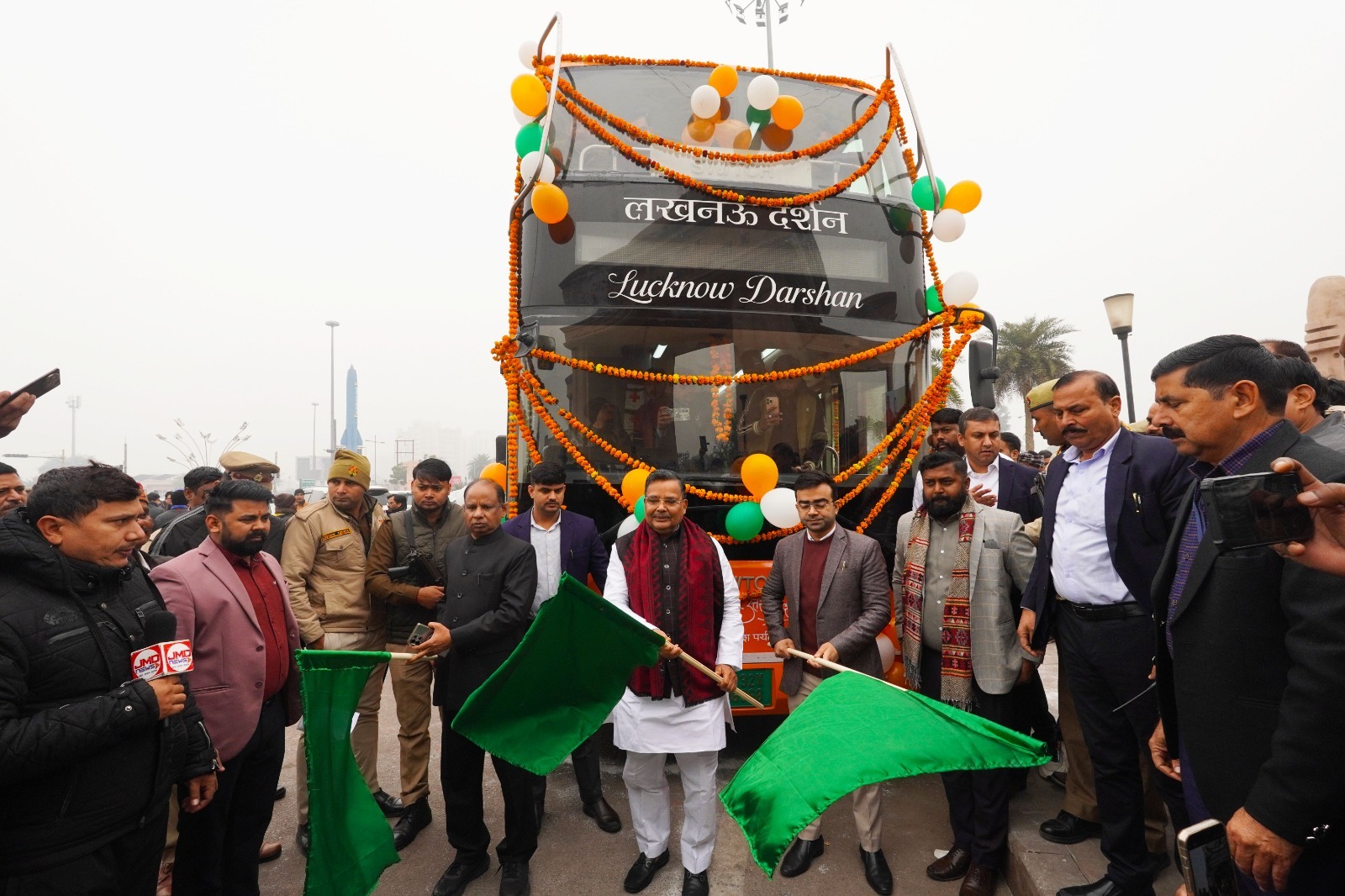 इलेक्ट्रिक डबल डेकर बस से पर्यटकों को कराया जाएगा लखनऊ का ऐतिहासिक व सांस्कृतिक भ्रमण