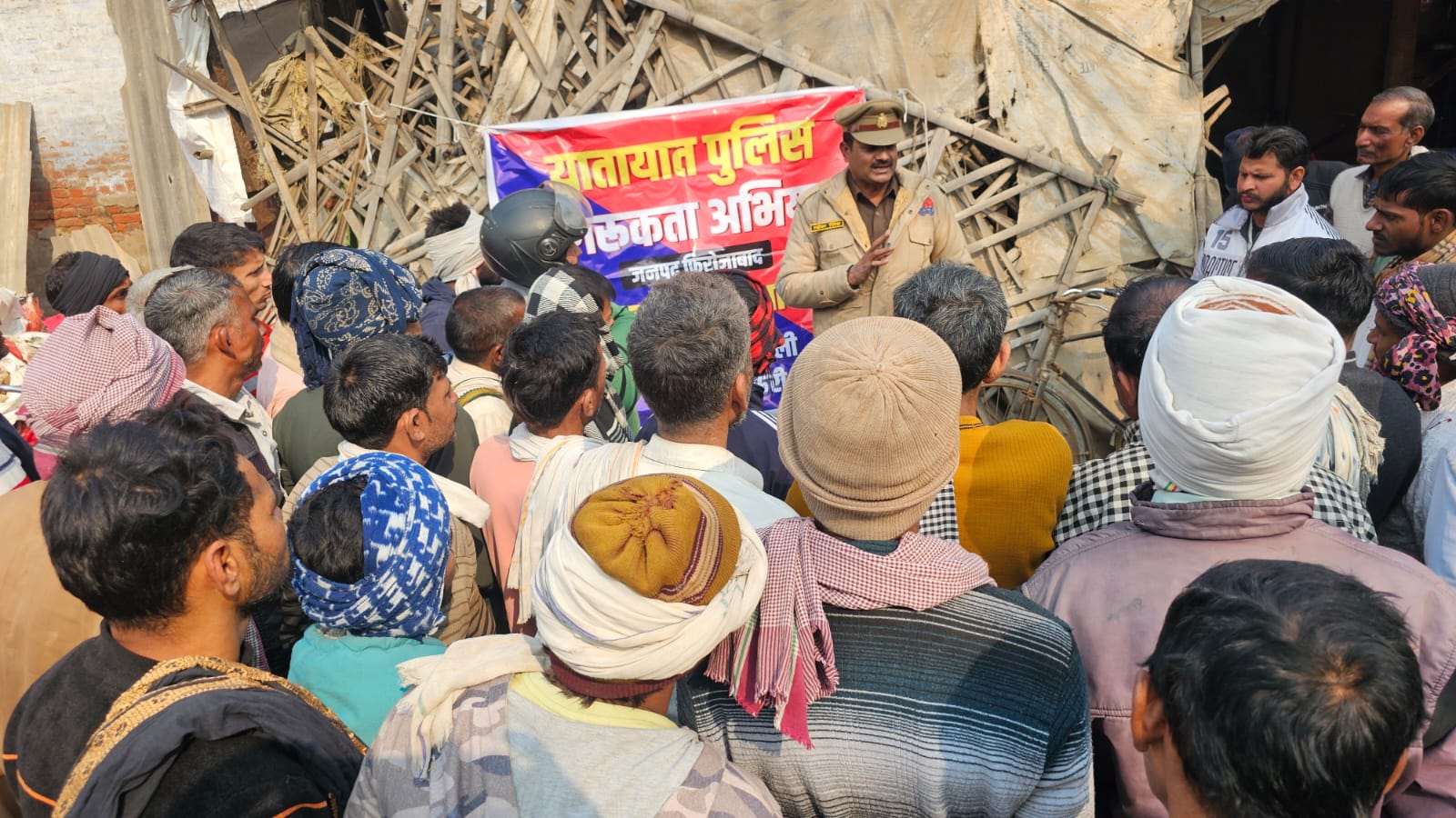 बरिष्ठ पुलिस अधीक्षक के निर्देशन में " राष्ट्रीय सड़क सुरक्षा माह " के अन्तर्गत चलायें जा रहे विशेष अभियान