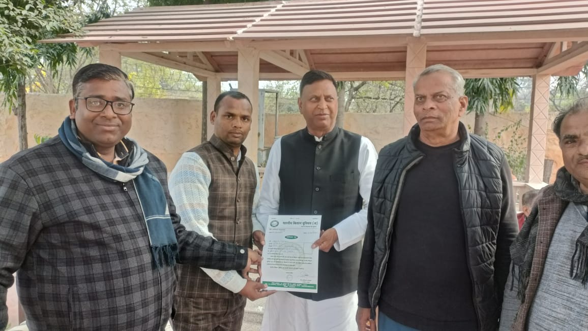 भारतीय किसान यूनियन अम्बभता के राष्ट्रीय अध्यक्ष चौधरी ऋषिपाल अम्बभता ने पश्चिमी उत्तर प्रदेश की कार्यकारणी भंग कर नई कार्यकारणी का किया गठन