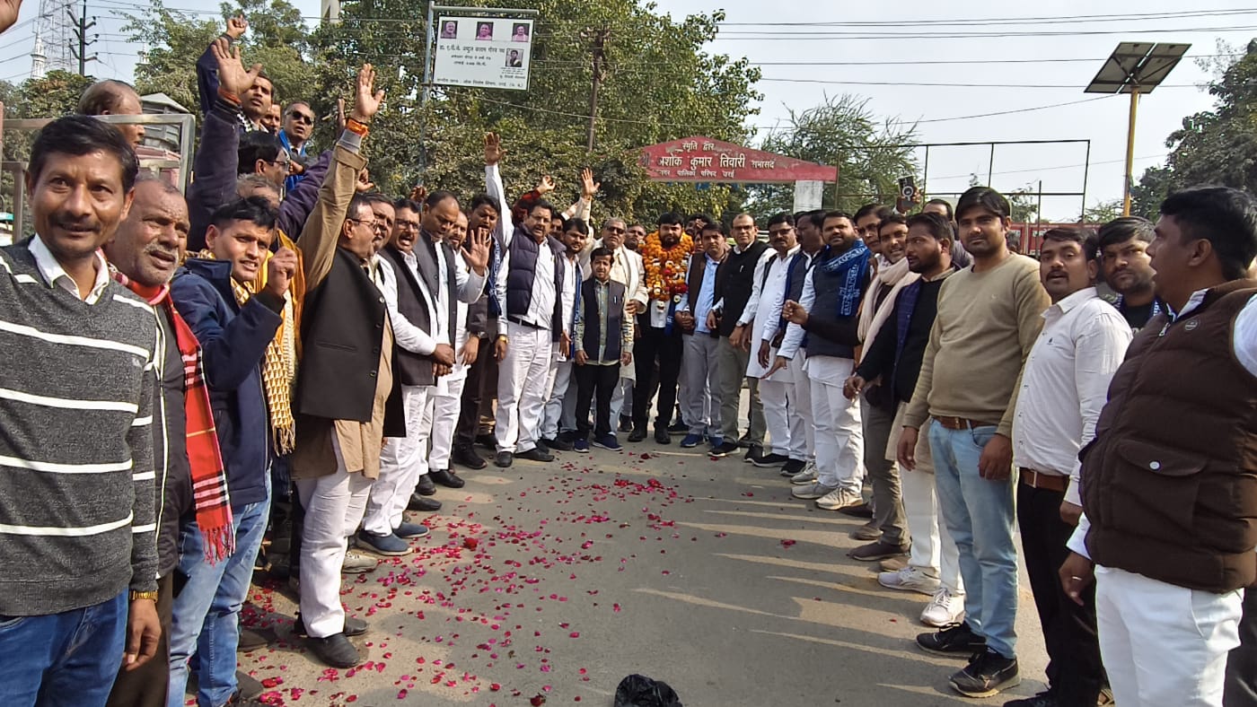 बसपा ने मुहम्मद इकलाख को बनाया झांसी मंडल प्रभारी, उरई में कार्यकर्ताओं ने फूल-मालाओं से किया भव्य स्वागत