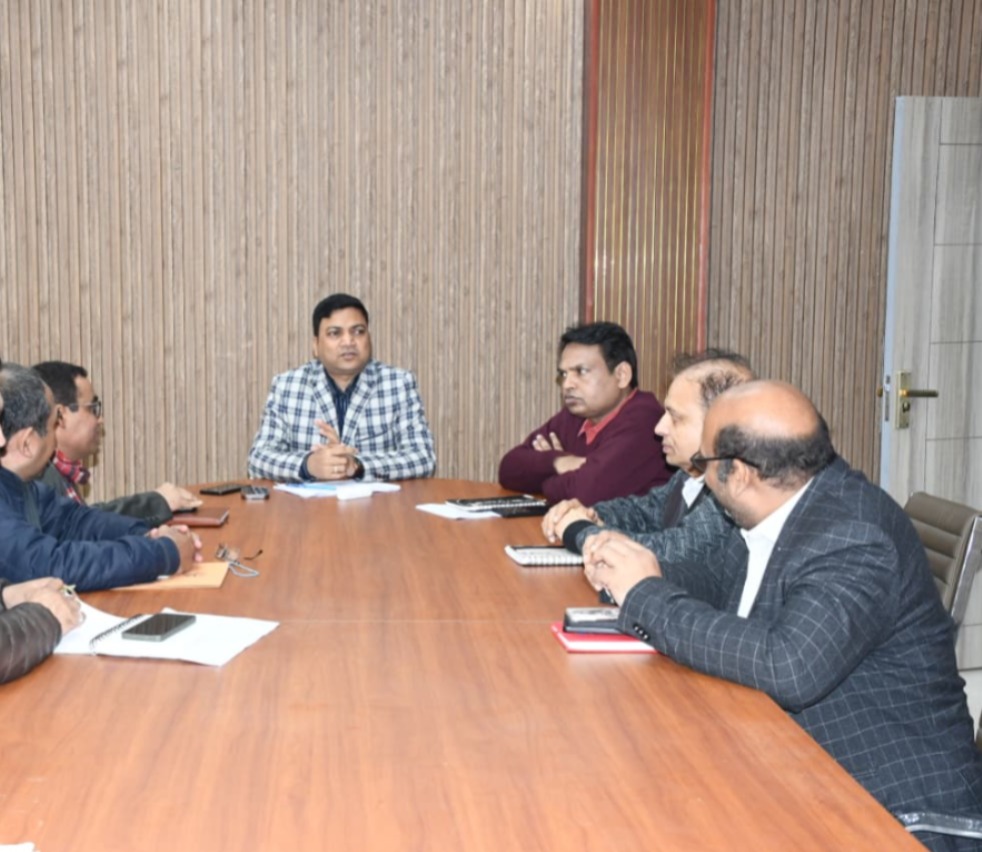 24 जनवरी से 26 जनवरी तक " उत्तर प्रदेश दिवस 1 के भव्य एवं गरिमामयी आयोजन को लेकर एक बैठक का आयोजन किया