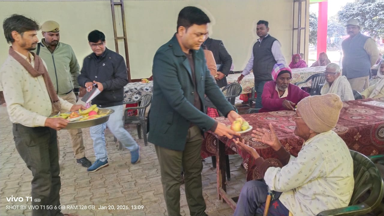 मुख्य विकास अधिकारी द्वारा समाज कल्याण विभाग द्वारा अनुदानित एवं स्वैच्छिक संस्था के माध्यम से संचालित वृद्धाक्षण बन्ना रोड टूण्डला का किया औचक निरीक्षण
