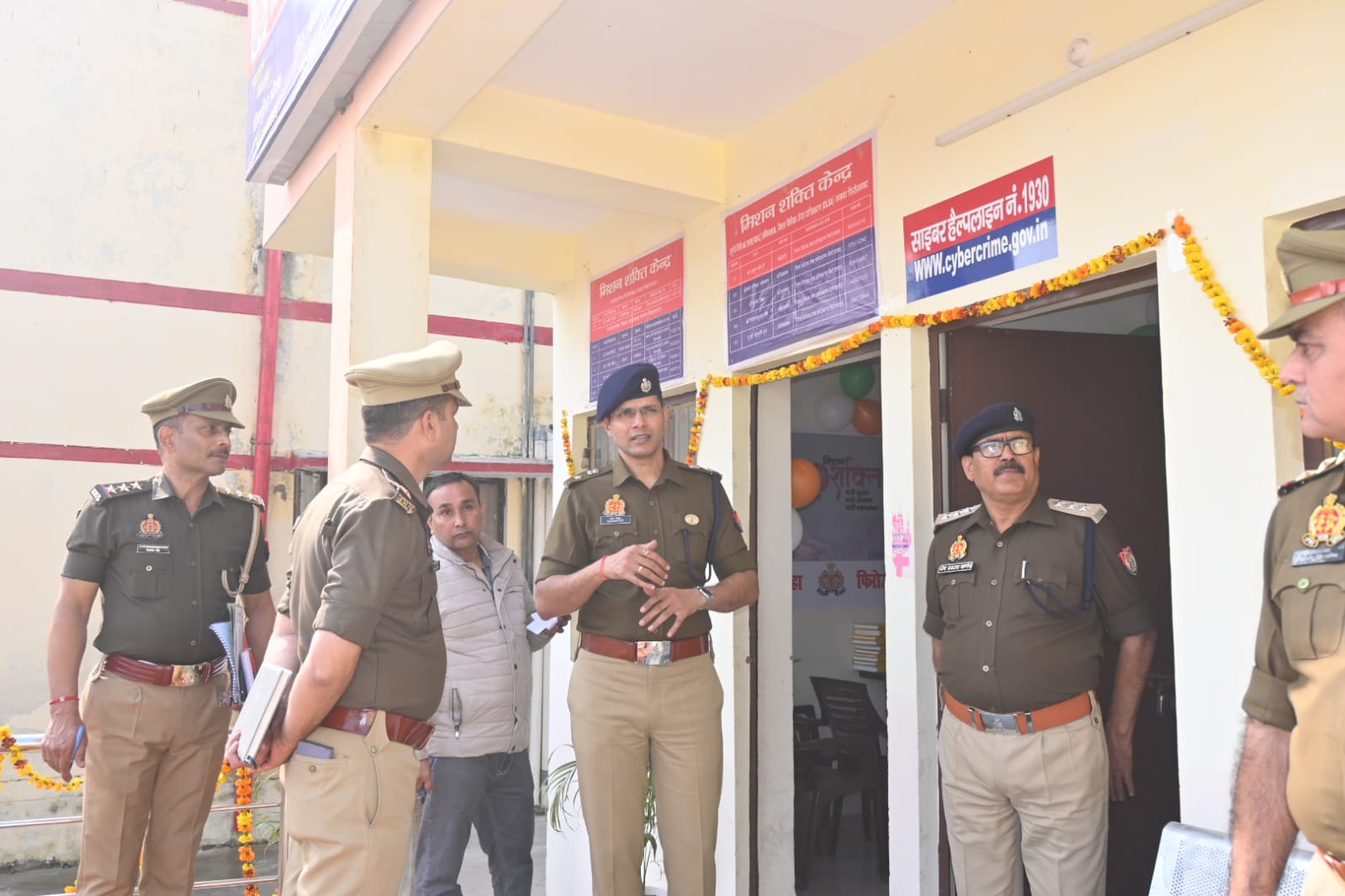 वरिष्ठ पुलिस अधीक्षक सौरभ दीक्षित द्वारा थाना फरिहा का किया वार्षिक निरीक्षण