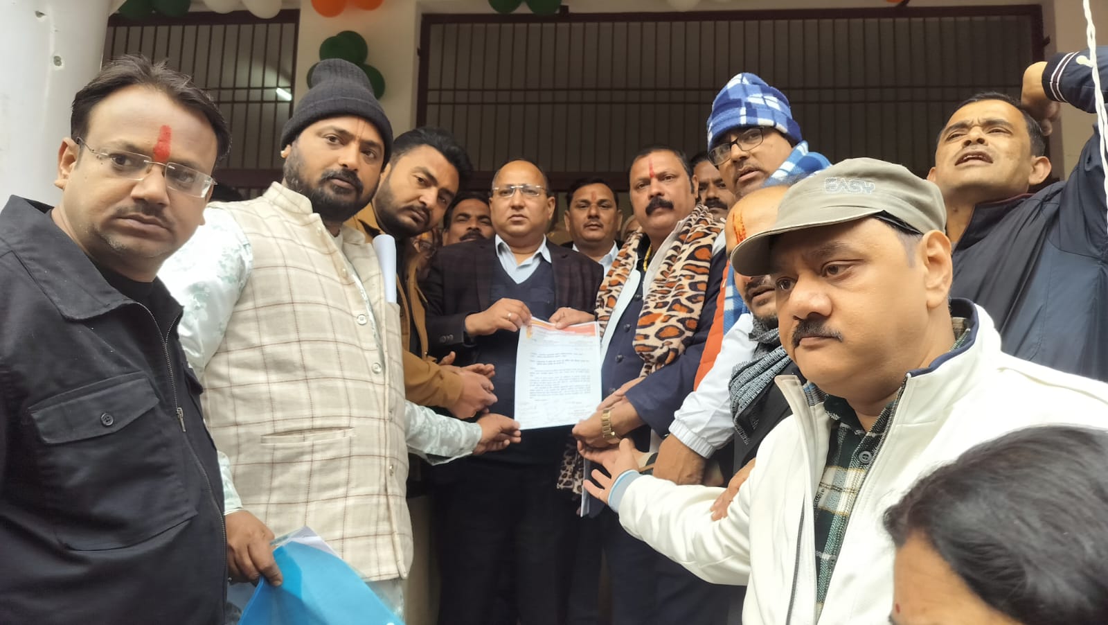 यूजीसी बिल का ब्राह्मण संगठनों ने  किया विरोध डीएम को सौंपा ज्ञापन