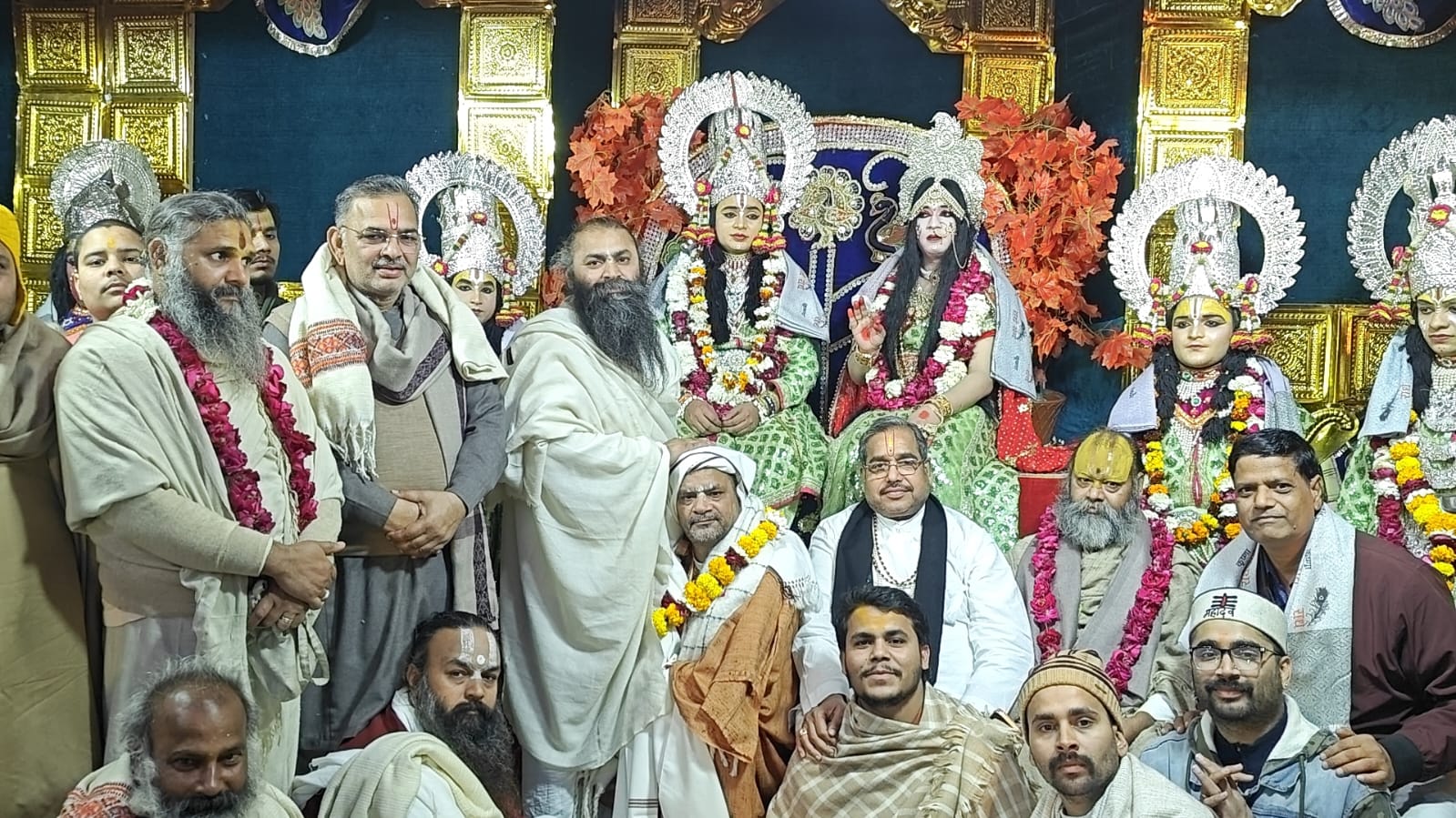 रामानन्दाचार्य जयंती पर गोवर्धन में भव्य रामलीला, रावण वध और श्रीराम के राजतिलक की लीला ने मोहा मन