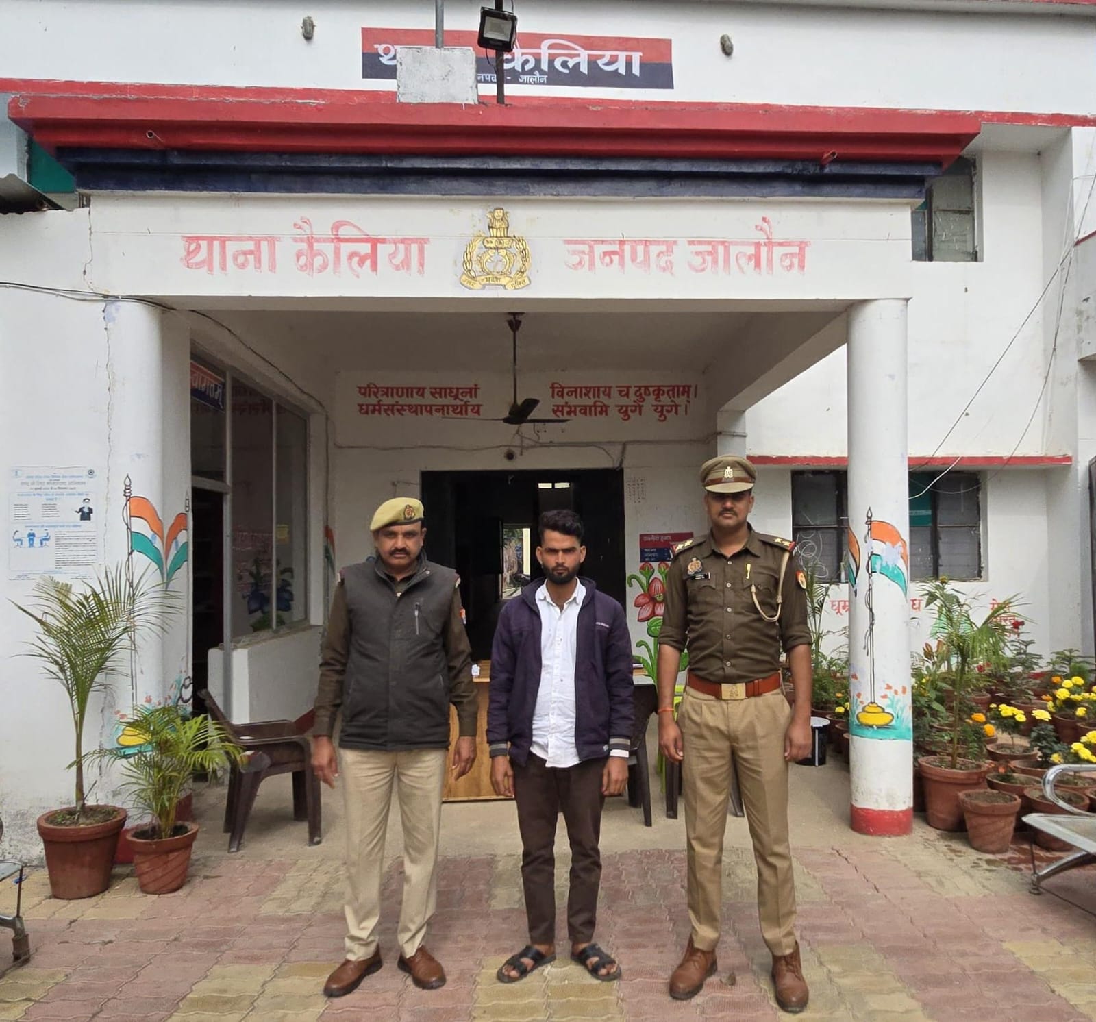कैलिया पुलिस ने दबोचा वारंटी