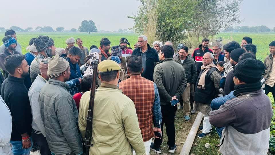 आगरा एत्मादपुर सहपऊ रजवाह में ओवरफ्लो पानी छोड़े जाने से 200 से 250 बीघा फसल डूबी