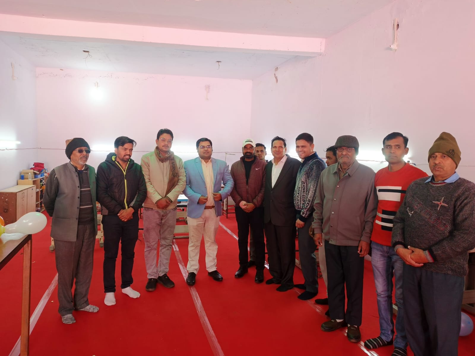 समाचार 24 के प्रधान संपादक डॉ विवेक गर्गाचार्य जी ने अंश गारमेंट्स की फैक्ट्री का फीता काटकर किया शुभारंभ