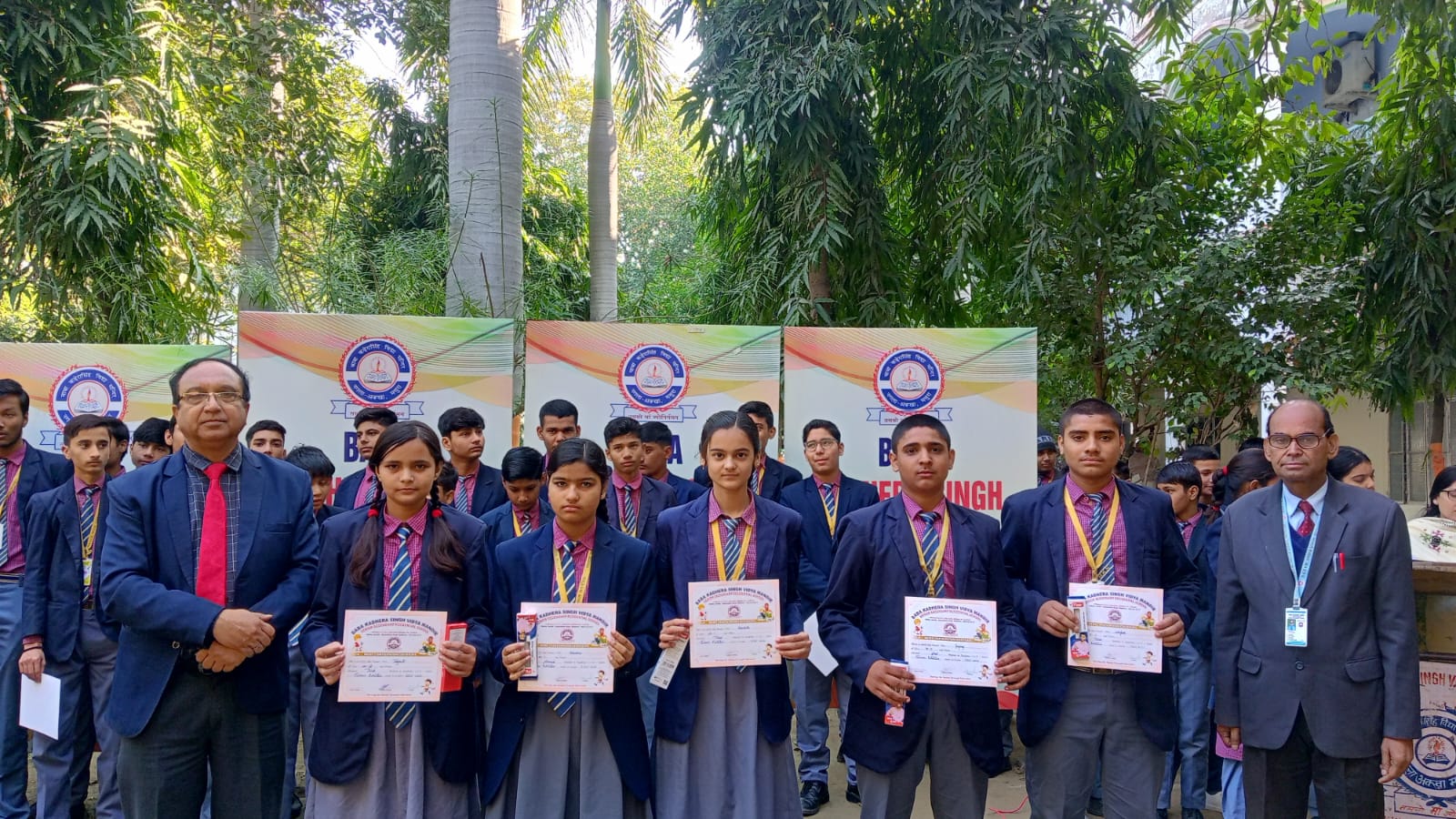 बाबा कढेरा सिंह विद्या मंदिर में  विज्ञान प्रदर्शनी का हुआ आयोजन