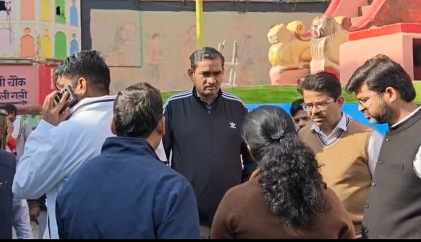 बरसाना में लठमार होली और लड्डू होली की तैयारियों का जिलाधिकारी ने लिया जायजा