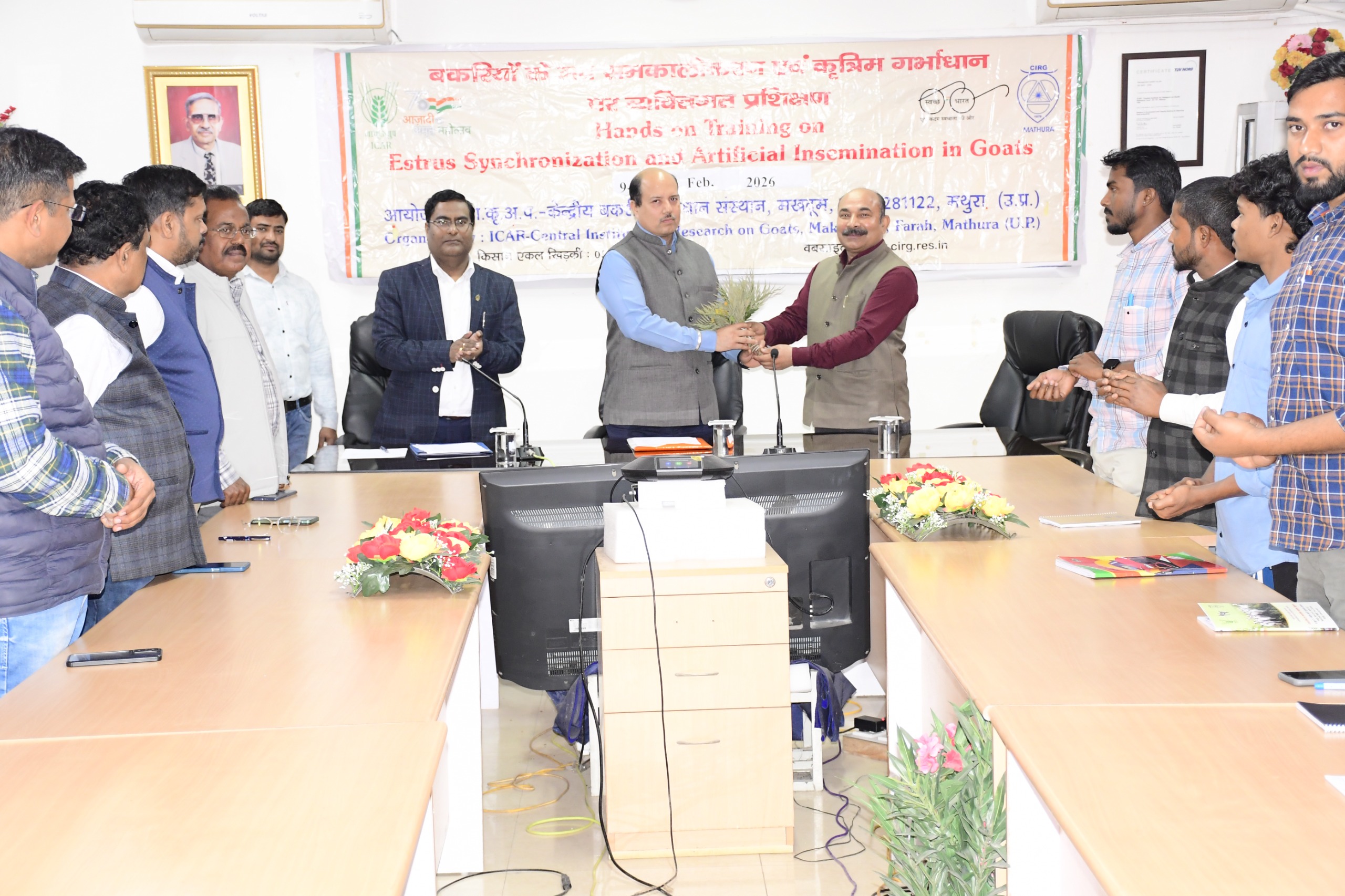 केन्द्रीय बकरी अनुसंधान संस्थान, मखदूम में मद समकालिकीकरण एवं कृत्रिम गर्भाधान तकनीक पर पाँच दिवसीय प्रशिक्षण कार्यक्रम का हुआ समापन