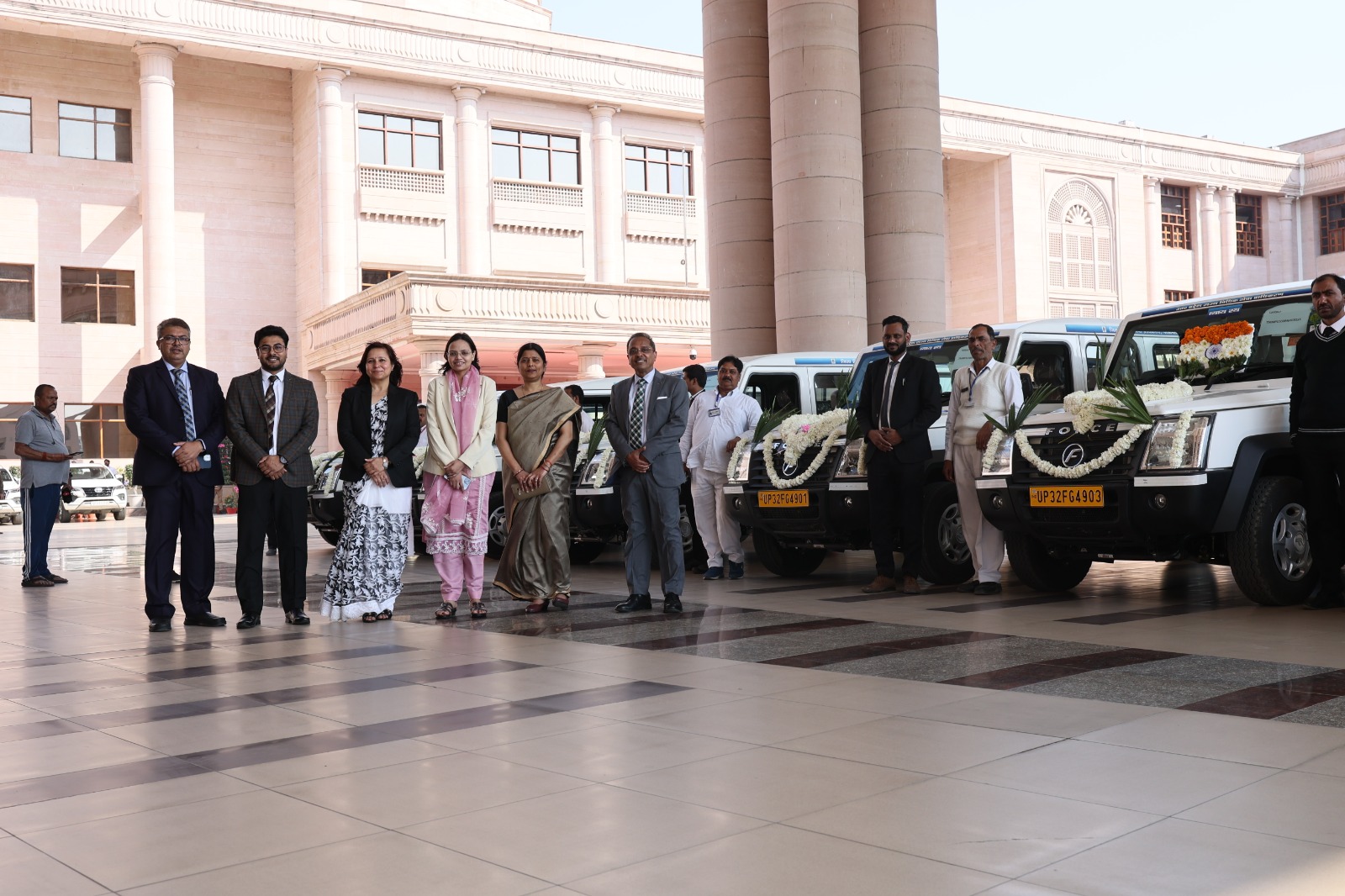 74 डिस्ट्रिक्ट लीगल सर्विसेज़ अथॉरिटीज़ के मल्टी-यूटिलिटी व्हीकल्स को हरी झंडी दिखाई