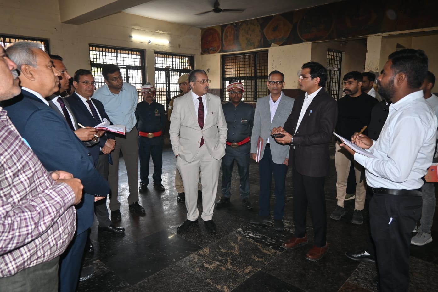 इलाहाबाद उच्च न्यायालय के न्यायमूर्ति जे०जे० मुनीर ने राजकीय संप्रेक्षण गृह (किशोर) का किया औचक निरीक्षण