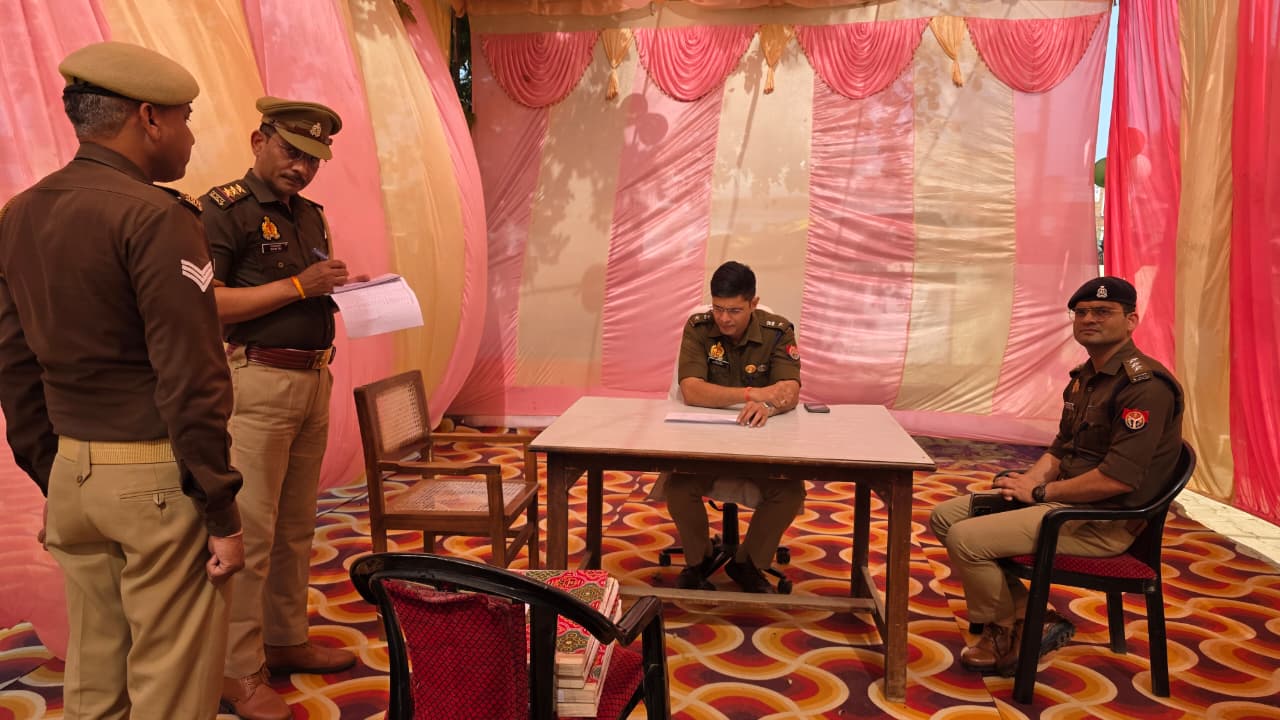 बरिष्ठ पुलिस अधीक्षक ने नगला खंगर थाने का किया वार्षिक निरीक्षण, अभिलेखों को परखने के साथ दिए कड़े निर्देश