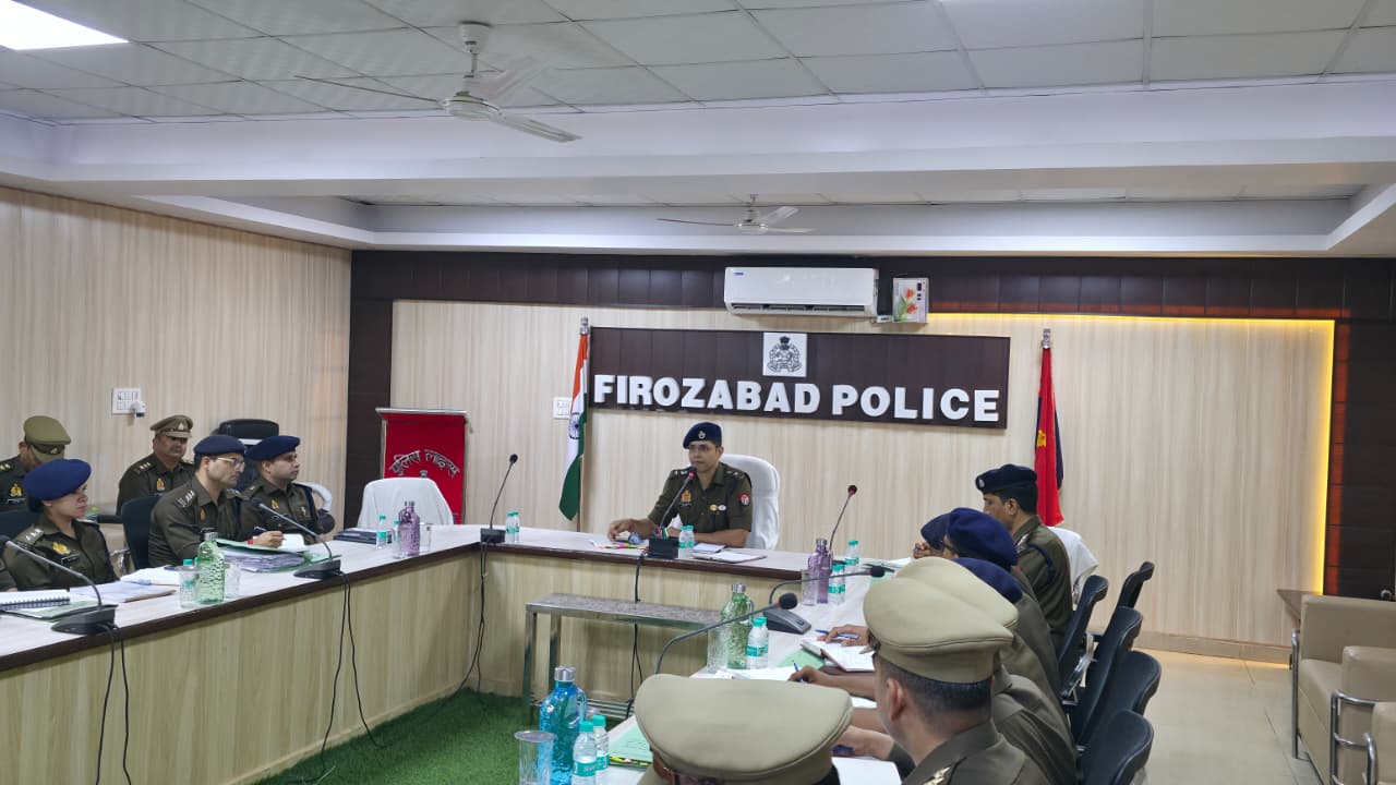 रिजर्व पुलिस लाईन में समस्त राजपत्रित अधिकारी व थाना प्रभारियों के साथ क्राइम मीटिंग का किया आयोजन
