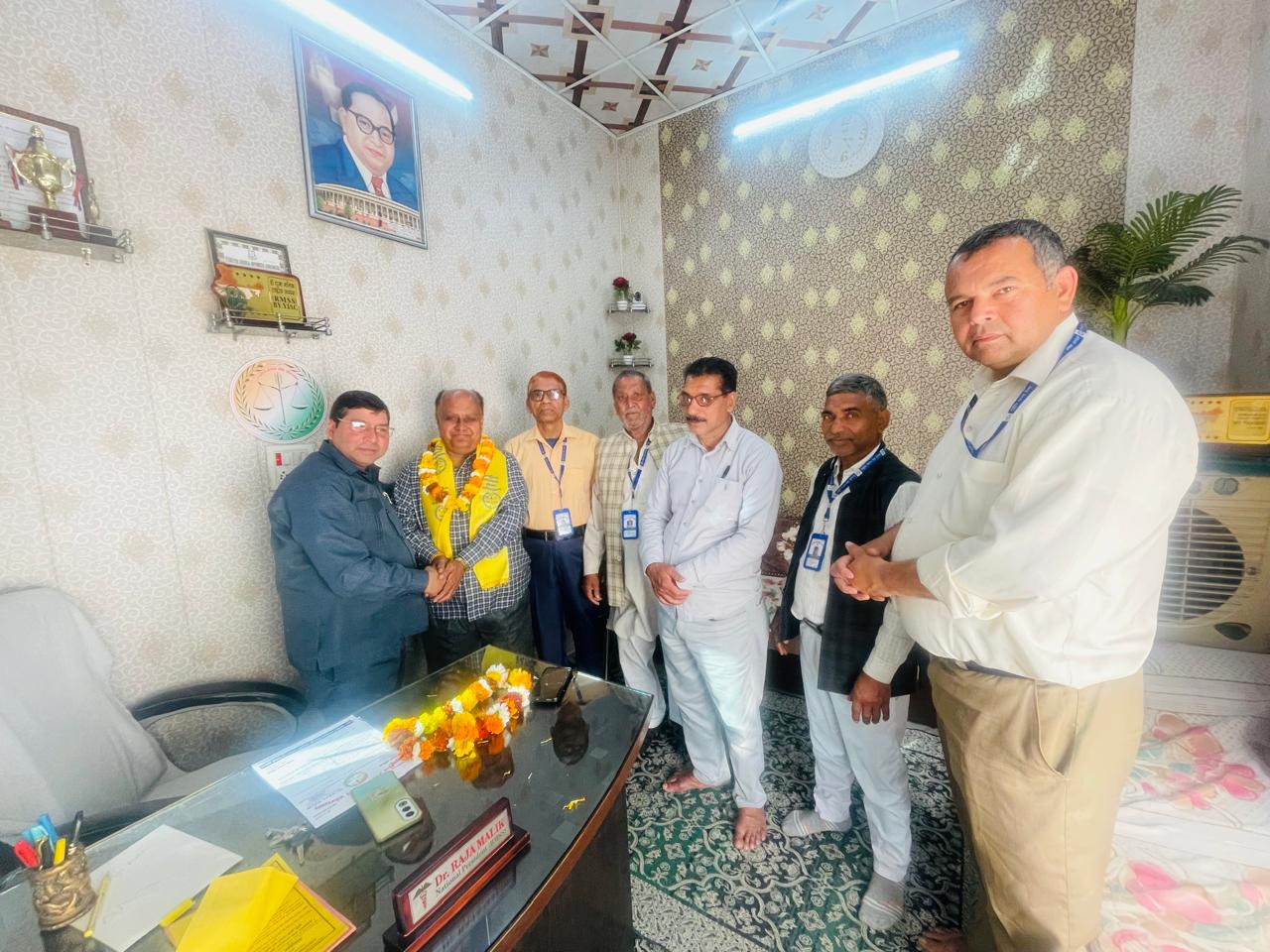राष्ट्रीय मानव सेवा संगठन के राष्ट्रीय अध्यक्ष डा राजा मलिक ने सेवानिवृत मजिस्ट्रेट अम्बरीष कुमार त्यागी को संगठन में मुख्य सचिव बना कर दी बड़ी जिम्मेदारी