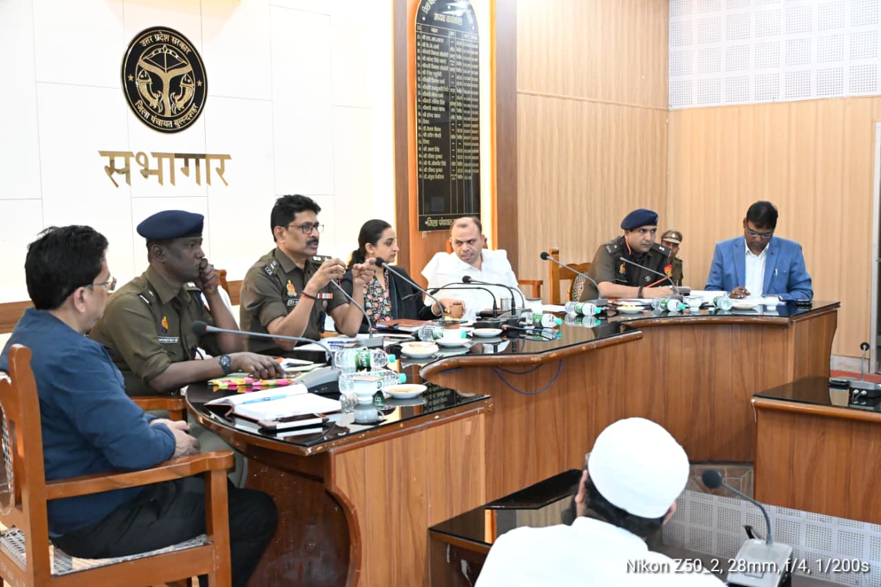 होली व ईद के दृष्टिगत सभी धर्मो के धर्मगुरुओं एवं वरिष्ठ नागरिको के साथ की गयी पीस कमेटी की बैठक