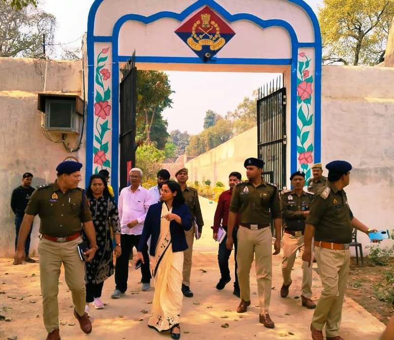 जिला विधिक सेवा प्राधिकरण प्रीती गिरी ने जिला कारागार के निरीक्षण