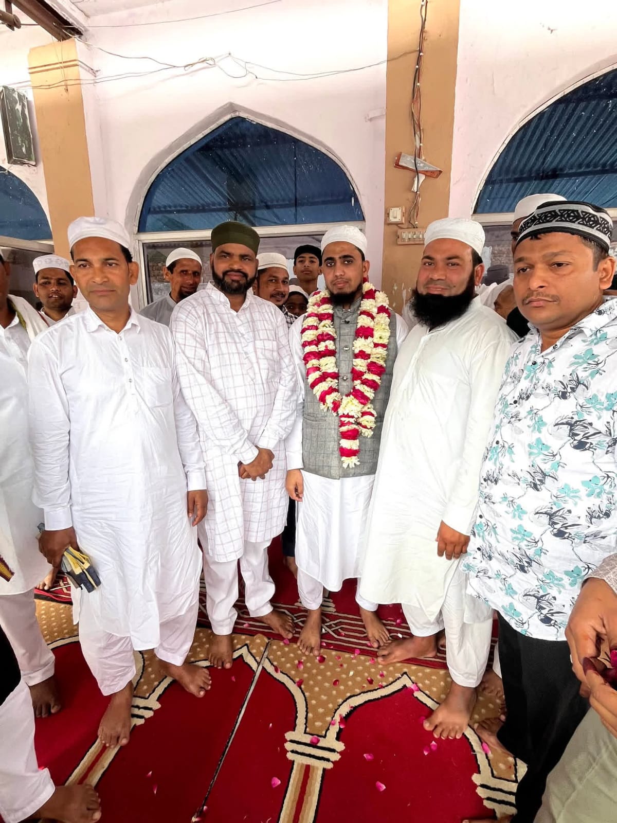हर्ष एवं उल्लास से मनाया गया ईद का त्यौहार