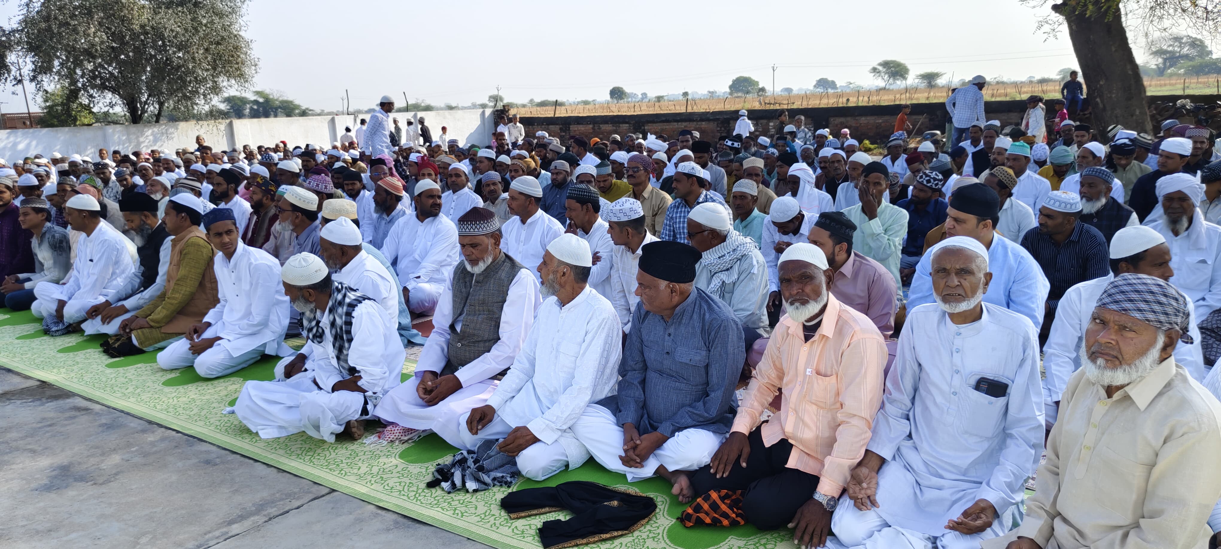 कोटरा में ईद पर नमाज, भाईचारे का संदेश